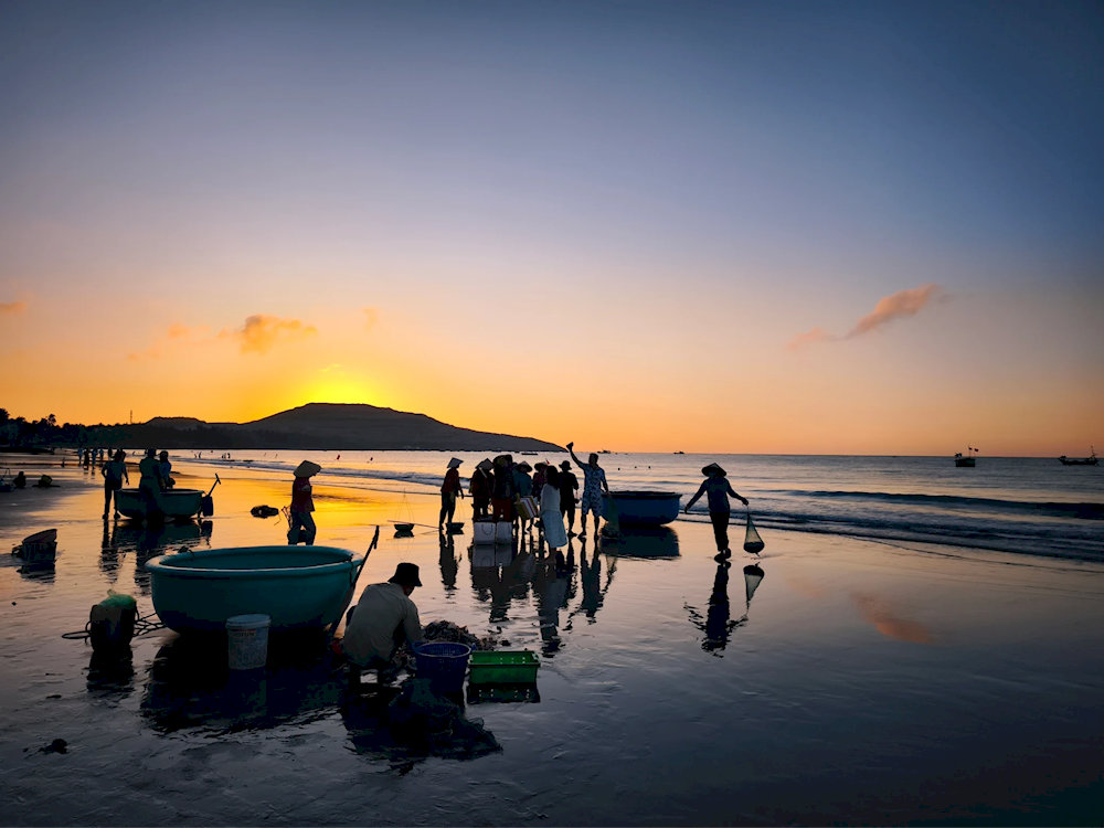 Bãi biển Hòn Rơm